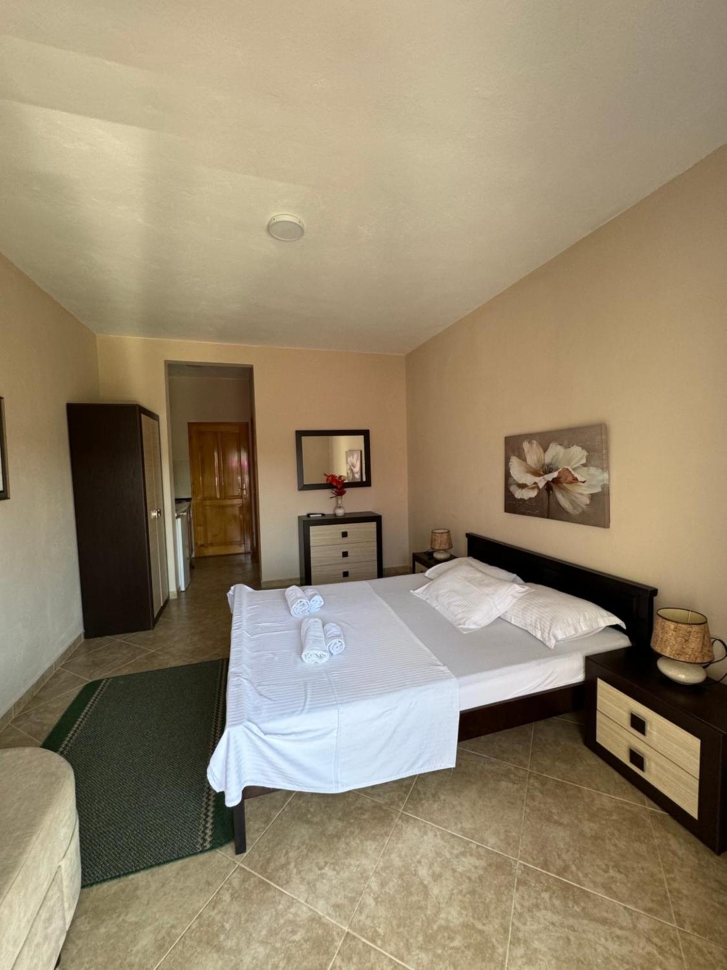 Sunrise House Apartments 乌尔齐尼 外观 照片