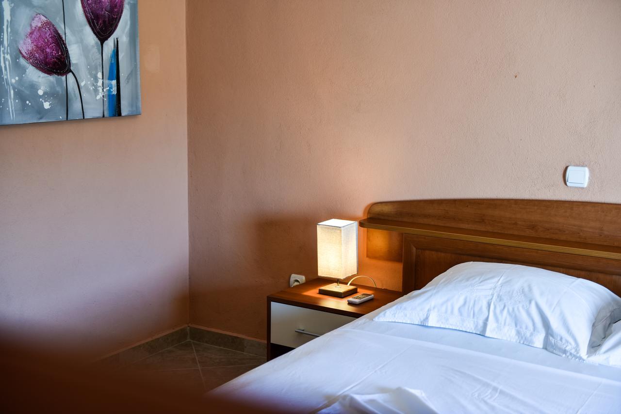 Sunrise House Apartments 乌尔齐尼 外观 照片
