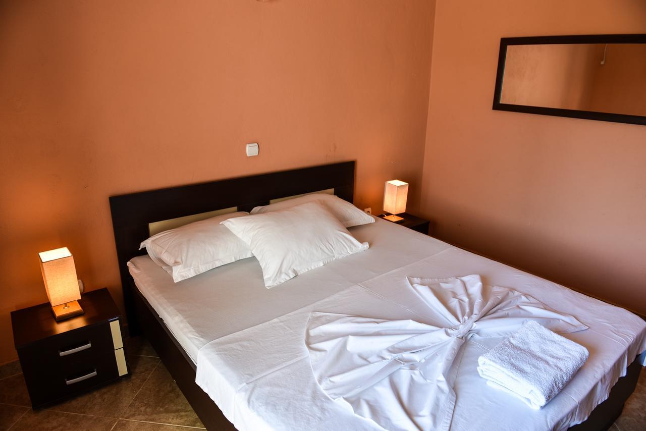 Sunrise House Apartments 乌尔齐尼 外观 照片
