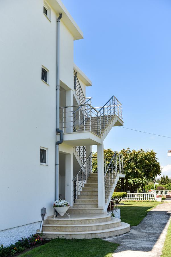 Sunrise House Apartments 乌尔齐尼 外观 照片